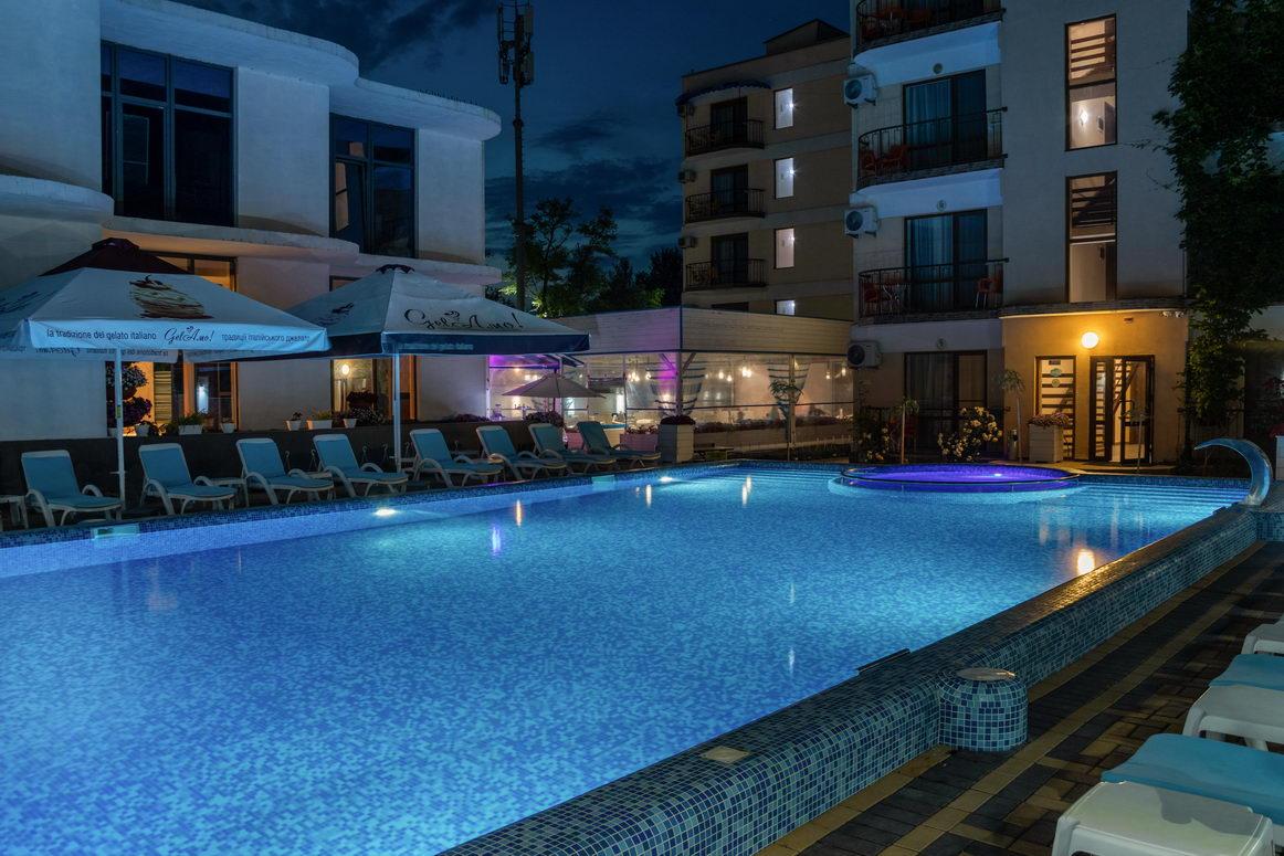 Hotel Grand More Zatoka Luaran gambar